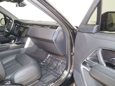 Used 2025 Land Rover Range Rover SE AWD/4WD image 50