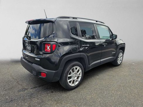 Used 2022 Jeep Renegade Latitude AWD/4WD image 3