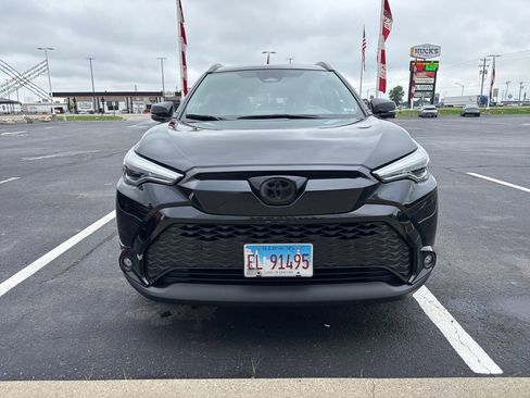 Used 2024 Toyota Corolla Cross AWD Hybrid w/ Convenience Package image 2