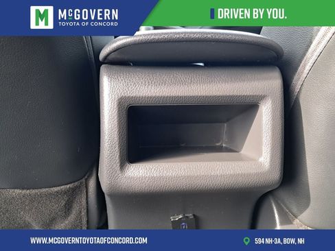Used 2022 Toyota Camry SE w/ Convenience Package FWD image 22
