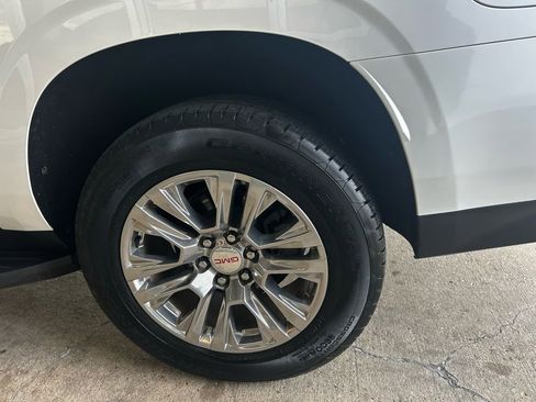 Used 2021 GMC Yukon XL Denali image 9