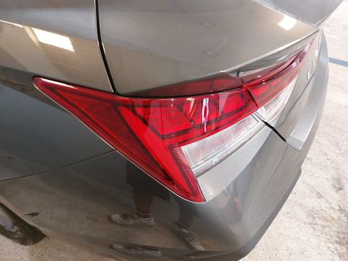 Certified 2025 Hyundai Elantra Hybrid FWD image 36