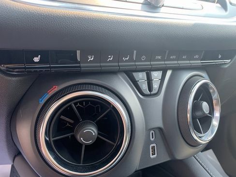 Used 2025 Chevrolet Blazer LT w/ Sound & Technology Package image 10