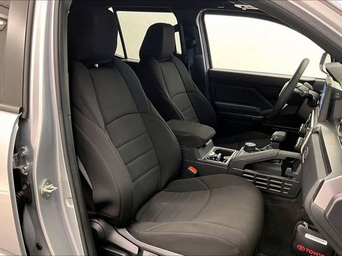 Used 2025 Toyota 4Runner 4WD image 6