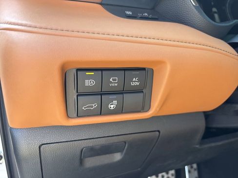 Used 2023 Toyota Highlander Platinum AWD/4WD image 6