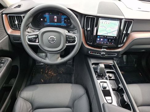 Certified 2023 Volvo XC60 B5 Plus w/ Climate Package image 11