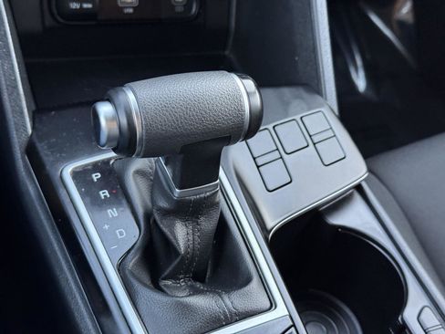 Used 2024 Kia Sportage LX image 20