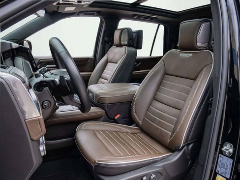 Used 2026 GMC Yukon Denali Ultimate AWD/4WD image 13