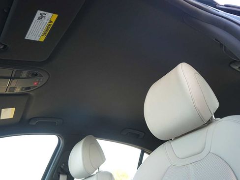 Used 2024 Genesis G70 2.5T image 26