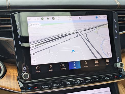 Used 2023 Jeep Grand Wagoneer Series III w/ Rear Seat Video Group 1 image 15