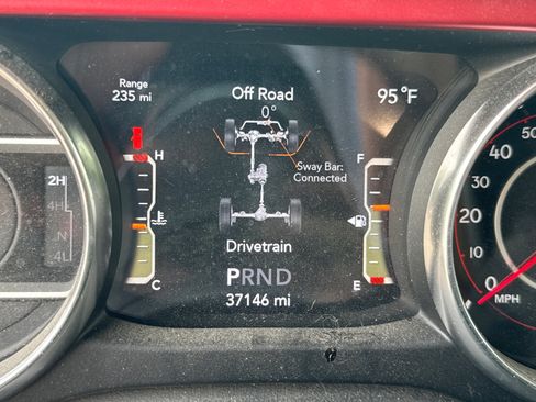 Used 2022 Jeep Wrangler Unlimited Rubicon AWD/4WD image 25