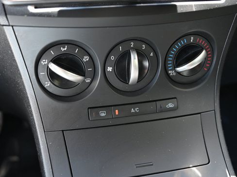 Used 2013 MAZDA MAZDA3 i Sport FWD image 21