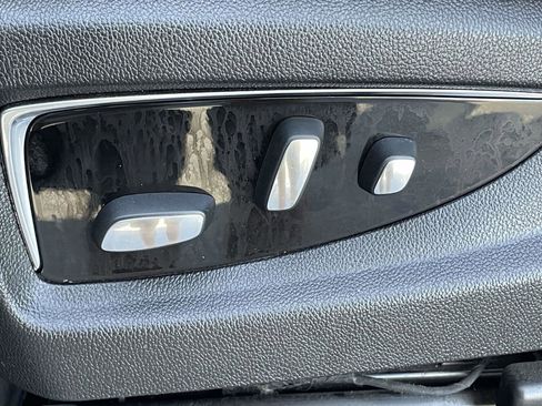 Used 2016 Cadillac Escalade ESV Premium image 17