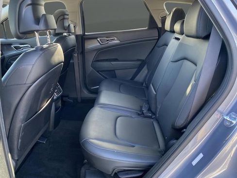 Used 2023 Kia Sportage EX image 33