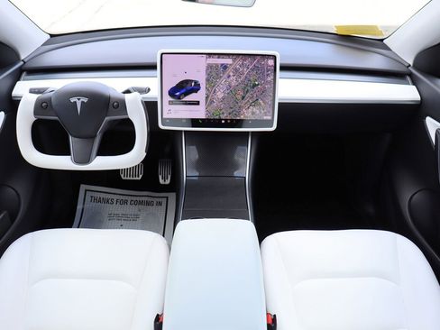 Used 2020 Tesla Model Y Long Range image 9