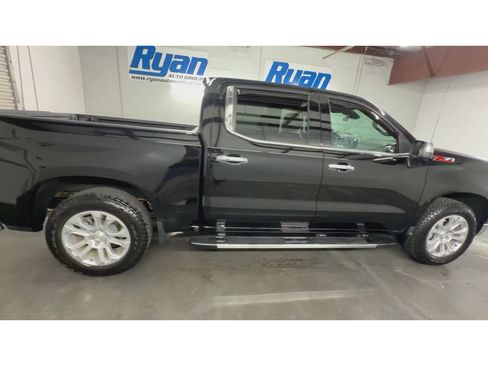 Used 2024 Chevrolet Silverado 1500 LTZ AWD/4WD image 9