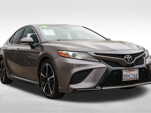 Used 2018 Toyota Camry XSE w/ Driver Assist Package image 3
