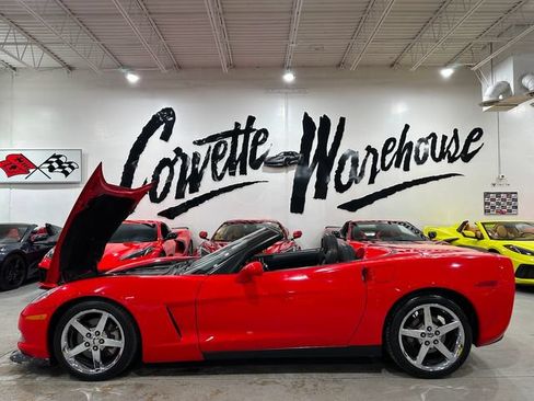 Used 2013 Chevrolet Corvette Convertible RWD image 2