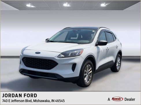 Used 2022 Ford Escape SE w/ Convenience Package AWD/4WD image 1