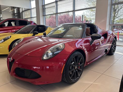 Used 2016 Alfa Romeo 4C Spider RWD image 1