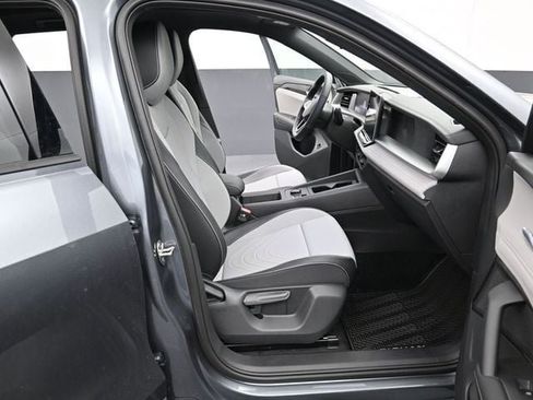 New 2026 Volkswagen Tiguan SE R-Line image 14