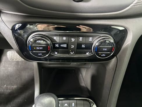 Used 2023 Buick Encore GX Select w/ Sport Touring Package image 23