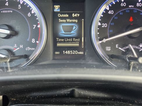 Used 2017 Toyota Highlander XLE FWD image 2