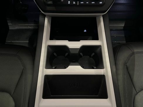 Used 2025 Land Rover Defender 110 S image 32