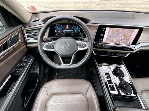 Certified 2024 Volkswagen Atlas SEL image 4