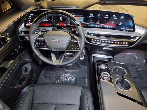 New 2026 Cadillac Lyriq V image 11