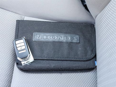 Used 2016 Honda HR-V EX image 37