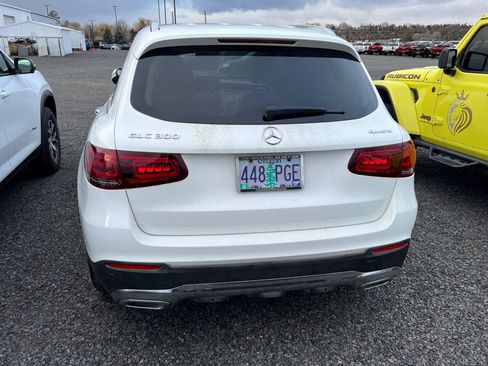 Used 2022 Mercedes-Benz GLC 300 4MATIC image 3