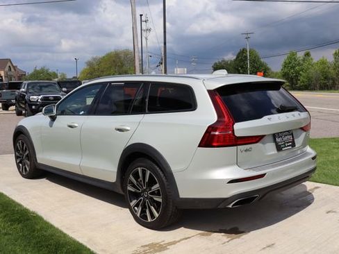 Used 2021 Volvo V60 T5 Cross Country w/ Climate Package AWD/4WD image 29