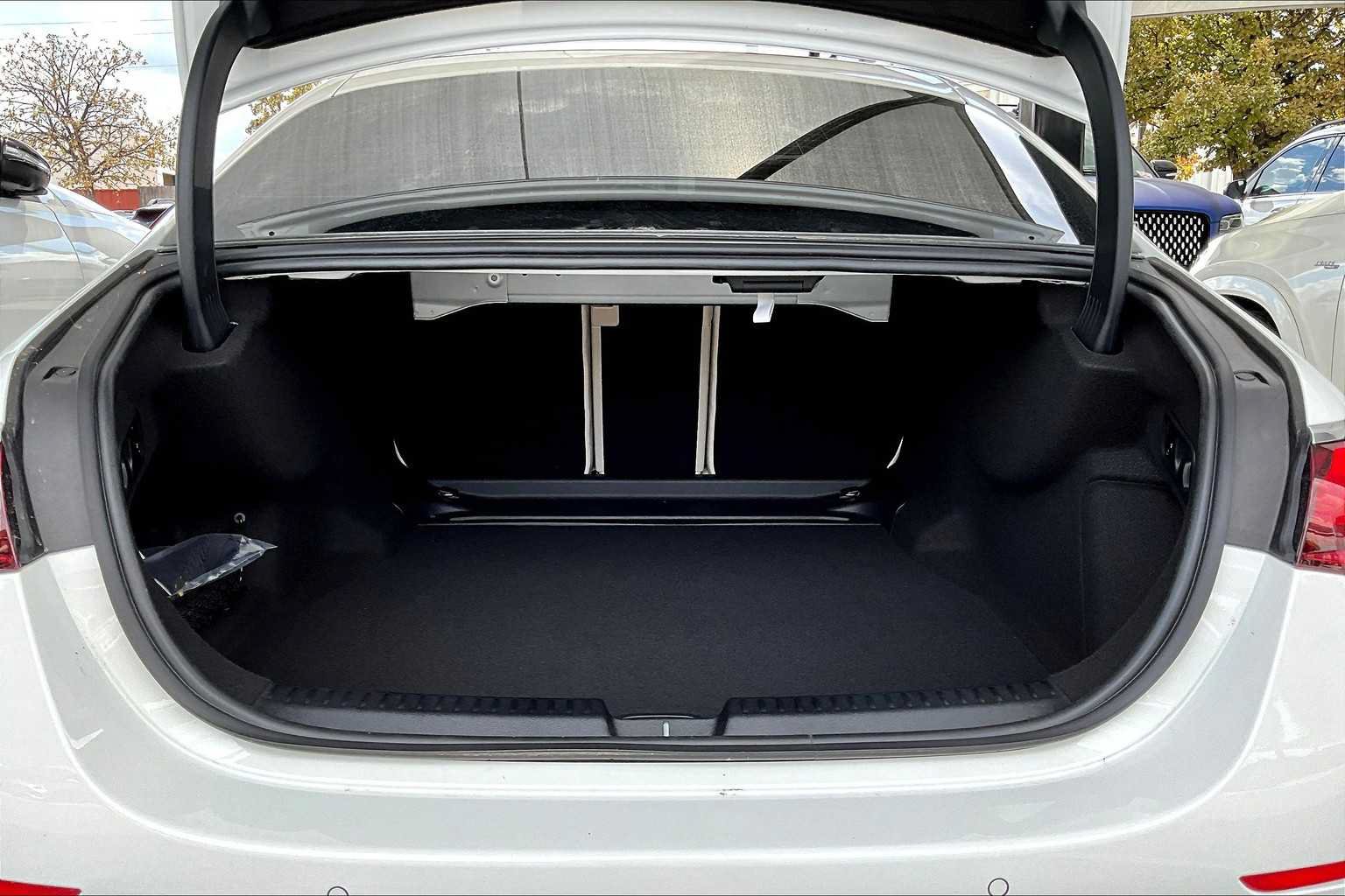 Used 2026 Mercedes-Benz E 350 4MATIC Sedan image 14