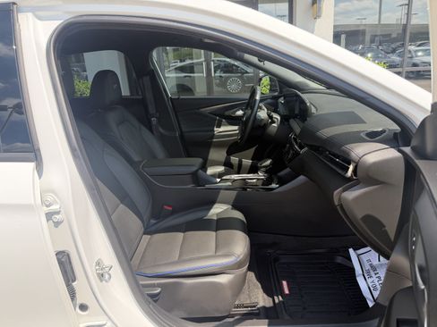 Used 2025 Buick Envista Sport Touring w/ Convenience I Package FWD image 21