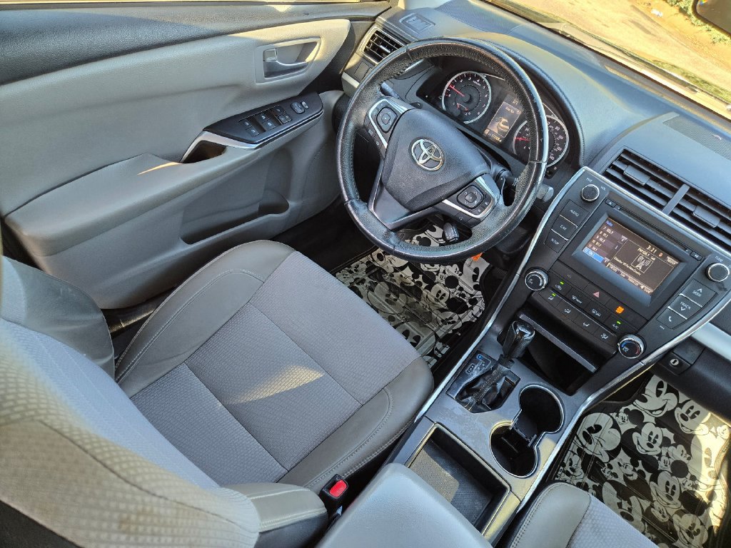Used 2017 Toyota Camry SE FWD image 14