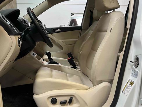 Used 2017 Volkswagen Tiguan Wolfsburg Edition FWD image 41