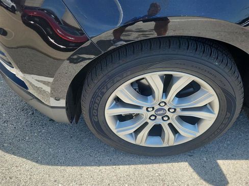 Used 2019 Ford Edge Titanium w/ Equipment Group 301A AWD/4WD image 11