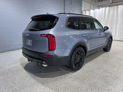 Used 2022 Kia Telluride SX w/ SX Prestige Package image 3
