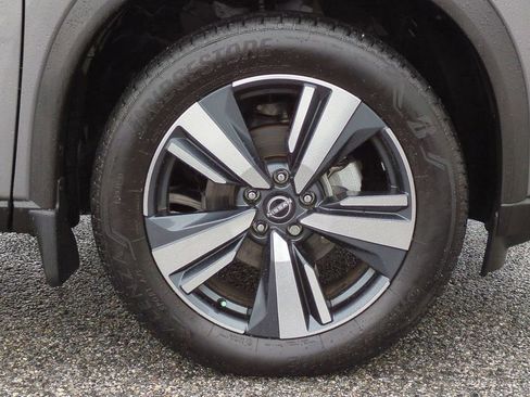 Certified 2025 Nissan Rogue SL image 11