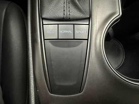 Used 2023 Toyota Camry SE FWD image 20