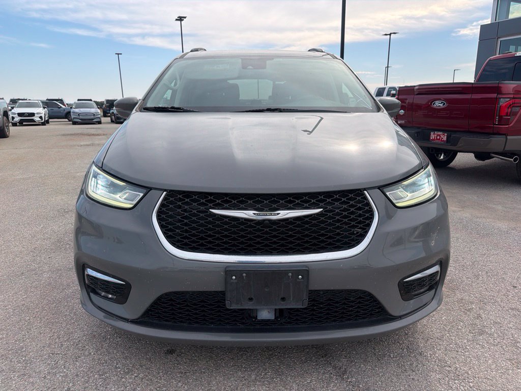 Used 2022 Chrysler Pacifica Touring-L FWD image 8