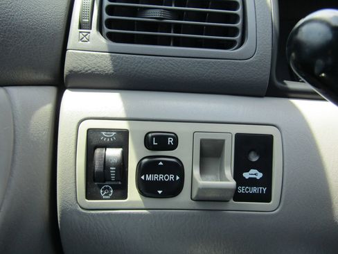 Used 2005 Toyota Corolla CE FWD image 21