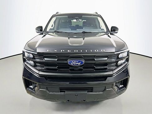 Used 2025 Ford Expedition Active image 2