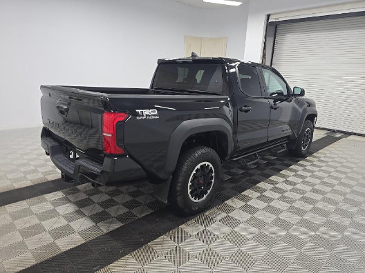 Used 2024 Toyota Tacoma TRD Off-Road AWD/4WD image 4