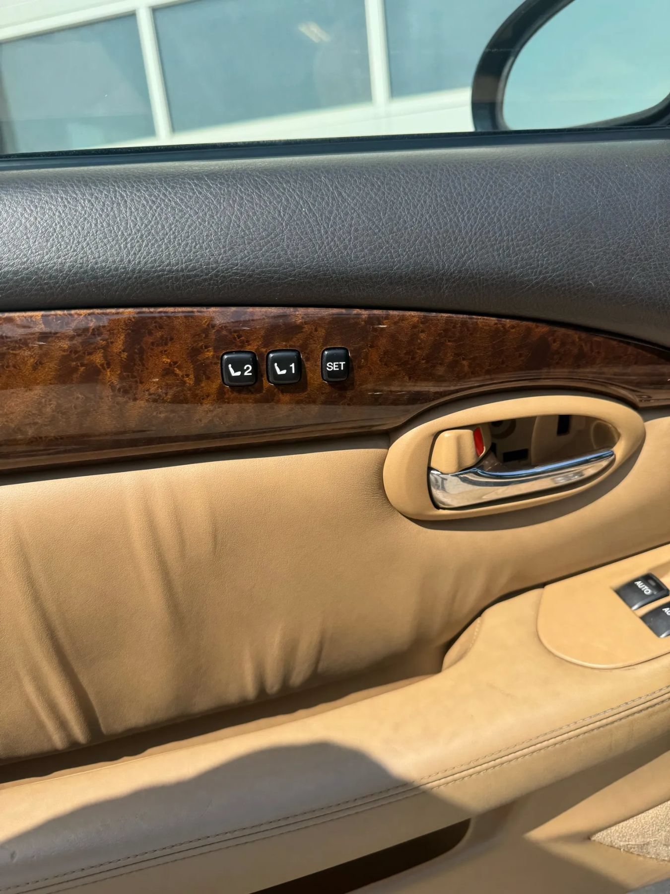 Used 2006 Lexus SC 430 Convertible w/ Preferred Accessory Pkg RWD image 7