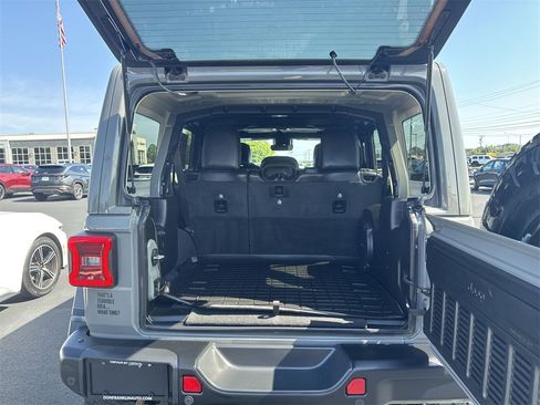 Used 2021 Jeep Wrangler Unlimited Rubicon w/ Trailer Tow Package image 28