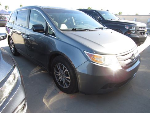 Used 2011 Honda Odyssey EX-L image 2