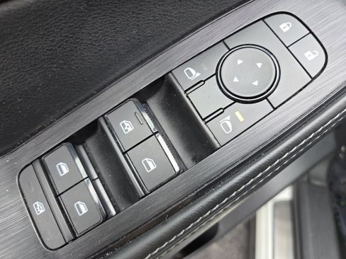 Used 2023 Nissan Rogue SV image 25