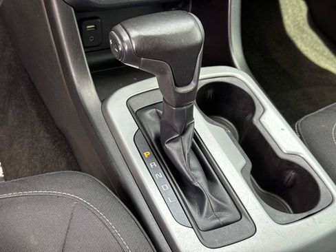 Used 2018 Chevrolet Colorado LT RWD image 16